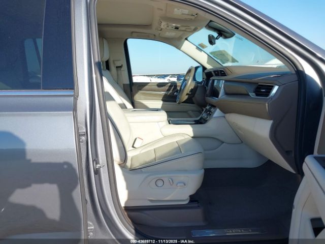 2021 GMC YUKON XL 1GKS1JKL0MR171596 Photo 4