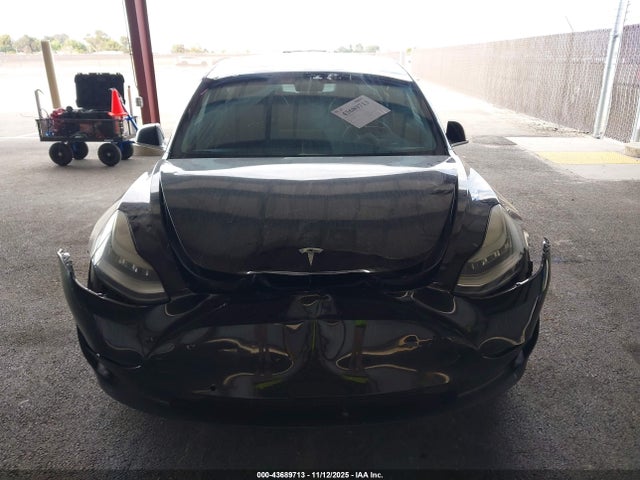 43689713 :رقم المزاد ، 5YJ3E1EA7JF062827 vin ، 2018 Tesla Model 3 Long Range/mid Range مزاد بيع