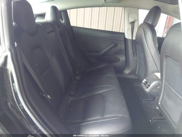 43689713 :رقم المزاد ، 5YJ3E1EA7JF062827 vin ، 2018 Tesla Model 3 Long Range/mid Range مزاد بيع