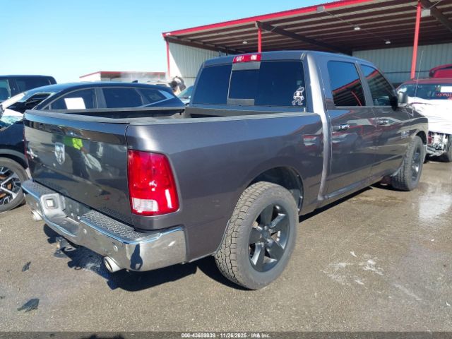 2016 RAM 1500 1C6RR6LT2GS242431 Photo 3