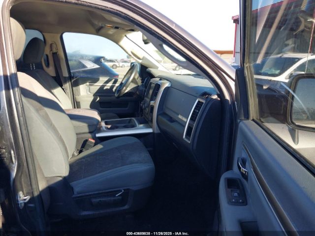 2016 RAM 1500 1C6RR6LT2GS242431 Photo 4