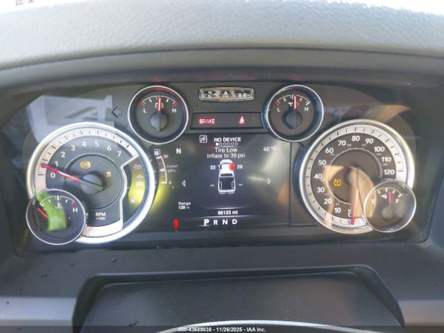 2016 RAM 1500 1C6RR6LT2GS242431 Photo 6