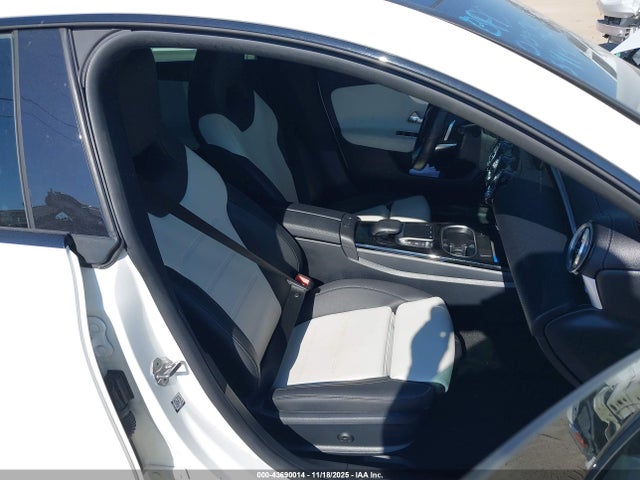 2023 MERCEDES-BENZ CLA 250 COUPE W1K5J4GB7PN333414 Photo 4
