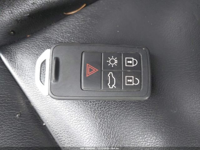 2015 VOLVO XC60 YV4612RK5F2709427 Photo 10