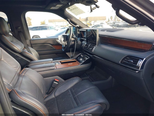 5LMJJ3TG7PEL14522 Lincoln Navigator Black Label L