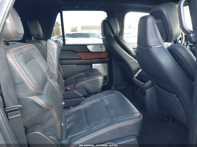 5LMJJ3TG7PEL14522 Lincoln Navigator Black Label L