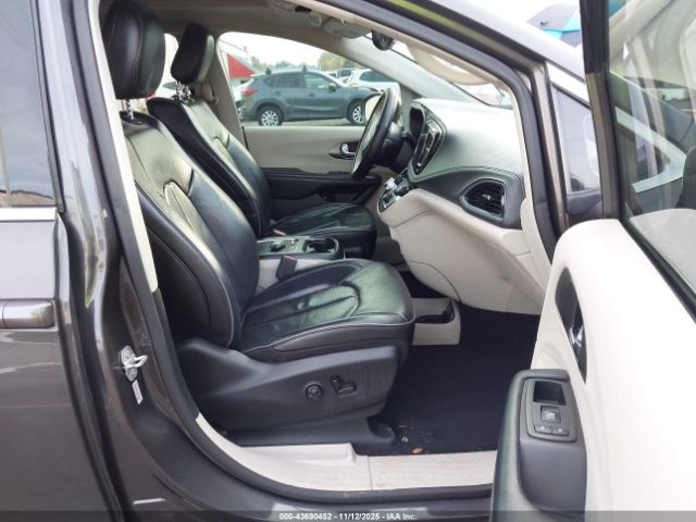 2019 CHRYSLER PACIFICA HYBRID 2C4RC1N73KR681595 Photo 4