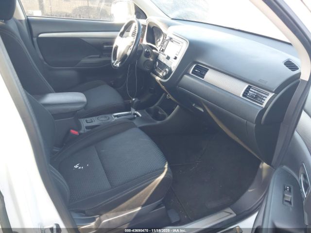 2016 MITSUBISHI OUTLANDER JA4AD3A32GZ017868 Photo 4