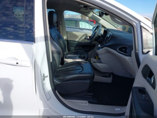 2022 CHRYSLER PACIFICA 2C4RC1BG2NR197913 Photo 4