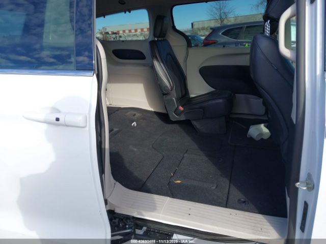 2022 CHRYSLER PACIFICA 2C4RC1BG2NR197913 Photo 7
