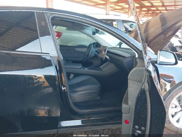 2026 TESLA MODEL Y 7SAYGDEE8TF374259 Photo 4
