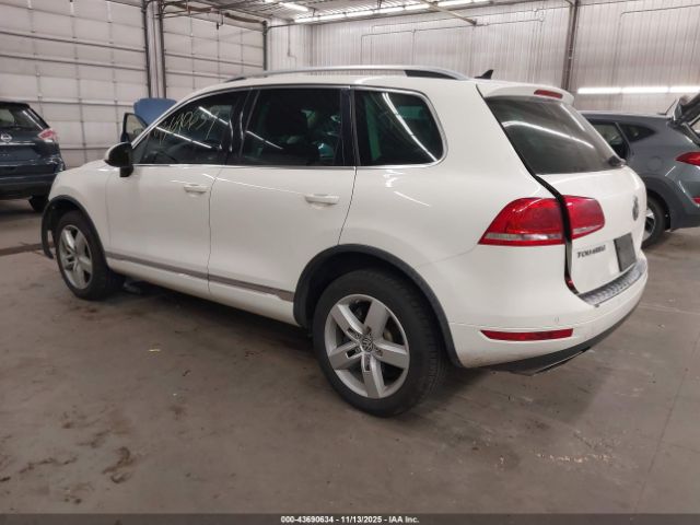 2012 VOLKSWAGEN TOUAREG WVGFK9BP2CD005051 Photo 2