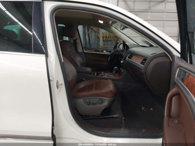 2012 VOLKSWAGEN TOUAREG WVGFK9BP2CD005051 Photo 4