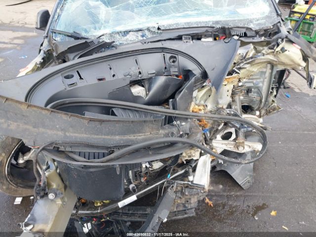 2024 TESLA MODEL 3 5YJ3E1EAXRF735542 Photo 9