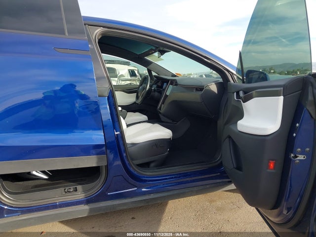 2020 TESLA MODEL X 5YJXCBE41LF261978 Photo 4