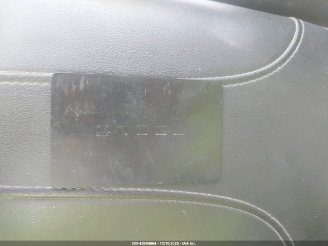 2021 TESLA MODEL Y 5YJYGDEE7MF065090 Photo 10