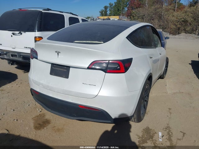 2021 TESLA MODEL Y 5YJYGDEE7MF065090 Photo 3