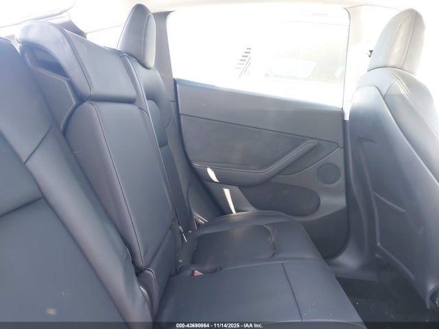 2021 TESLA MODEL Y 5YJYGDEE7MF065090 Photo 7