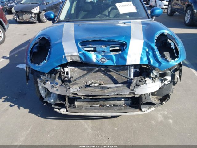 2022 MINI CLUBMAN WMWLV7C04N2R36201 Photo 5