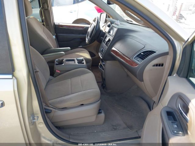 2011 CHRYSLER TOWN & COUNTRY 2A4RR5DG2BR677507 Photo 4