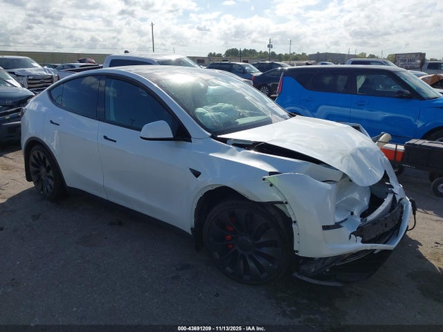 2023 TESLA MODEL Y 7SAYGDEF9PF665514 Photo 0