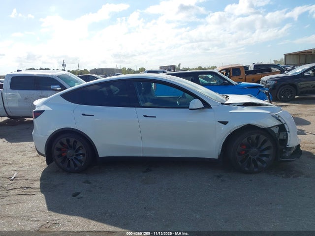7SAYGDEF9PF665514 Tesla Model Y Performance Dual Motor All-wheel Drive