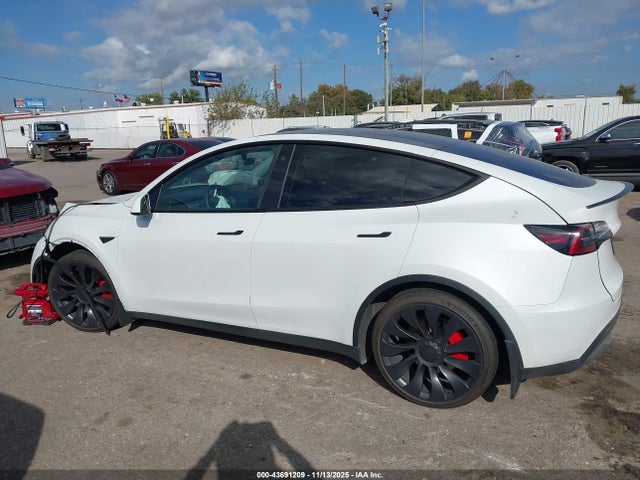 7SAYGDEF9PF665514 Tesla Model Y Performance Dual Motor All-wheel Drive