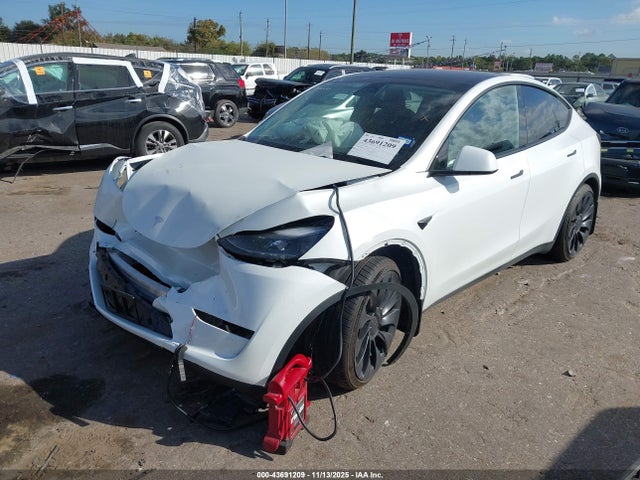2023 TESLA MODEL Y 7SAYGDEF9PF665514 Photo 1