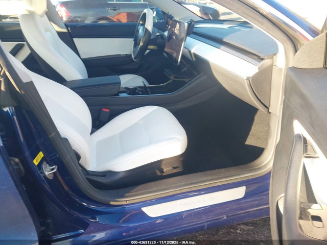 2019 TESLA MODEL 3 5YJ3E1EB8KF392017 Photo 4