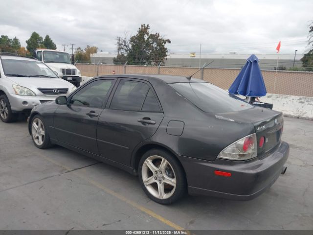 2001 LEXUS IS 300 JTHBD182810027973 Photo 2