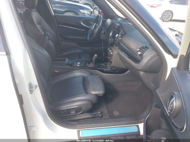 2021 MINI CLUBMAN WMWLV7C07M2N54047 Photo 4