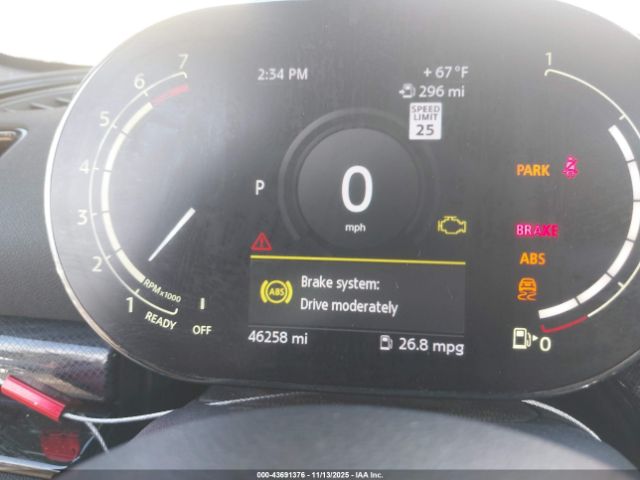 2021 MINI CLUBMAN WMWLV7C07M2N54047 Photo 6