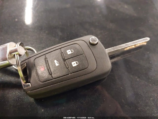 1G1PA5SG9F7110573 Chevrolet Cruze Ls Auto