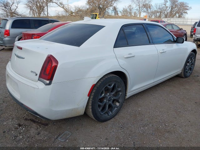 2C3CCAGGXGH182958 Chrysler 300 300s