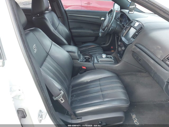 2C3CCAGGXGH182958 Chrysler 300 300s