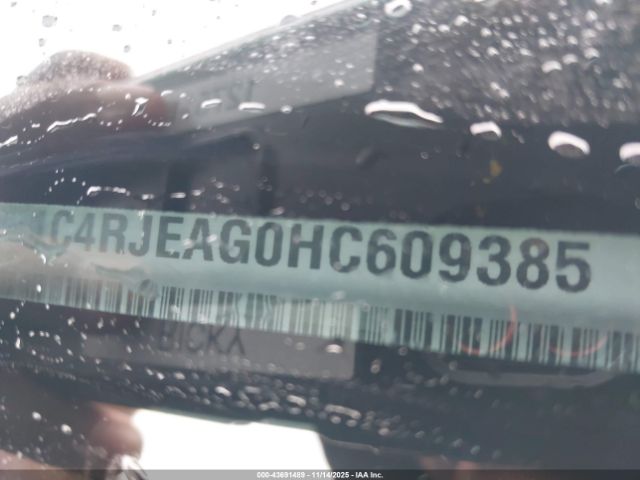 2017 JEEP GRAND CHEROKEE 1C4RJEAG0HC609385 Photo 8