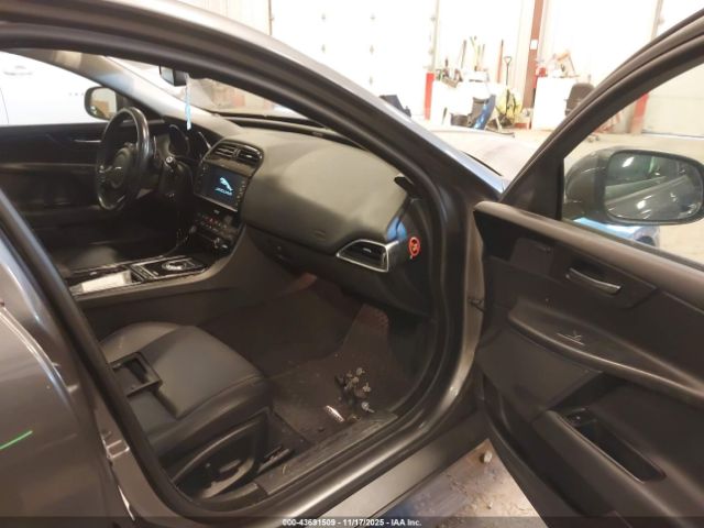 2018 JAGUAR XE SAJAJ4FX0JCP38055 Photo 4