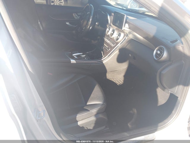 2015 Mercedes-benz C 300 Sport მანქანა იყიდება აუქციონზე, vin: 55SWF4JB5FU072627, აუქციონის ნომერი: 43691578