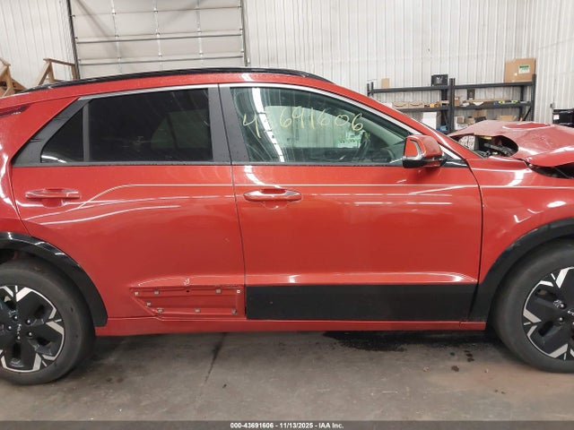 KNDCT3L13P5034957 KIA Niro Ev Wave
