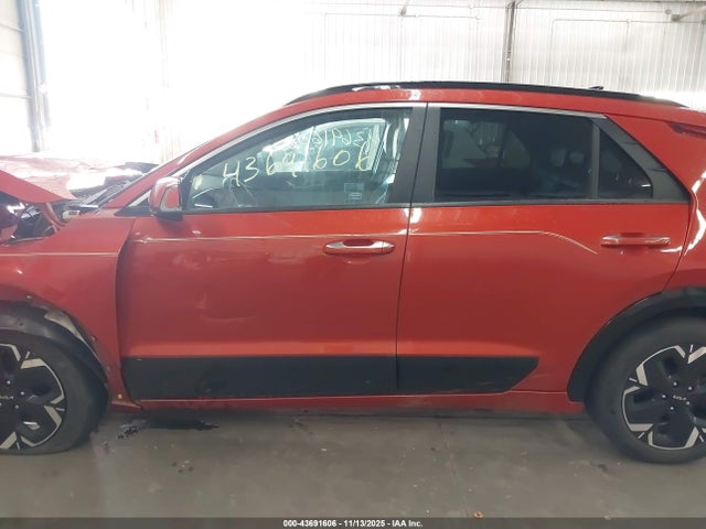 KNDCT3L13P5034957 KIA Niro Ev Wave