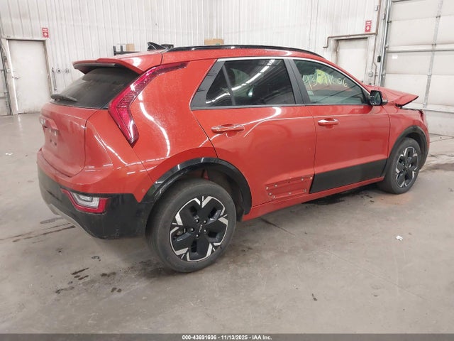 2023 KIA NIRO EV KNDCT3L13P5034957 Photo 3