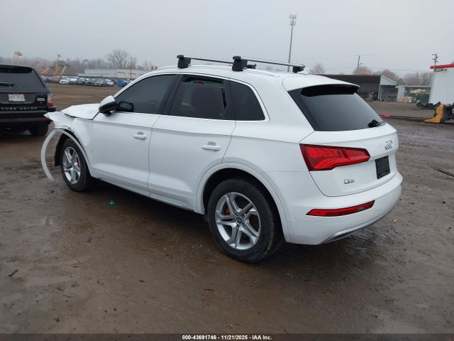 2019 AUDI Q5 WA1ANAFY0K2084640 Photo 2