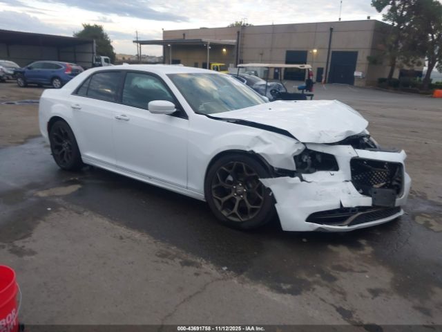 2016 CHRYSLER 300 2C3CCABG6GH313407