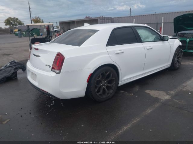 2016 CHRYSLER 300 2C3CCABG6GH313407 Photo 3