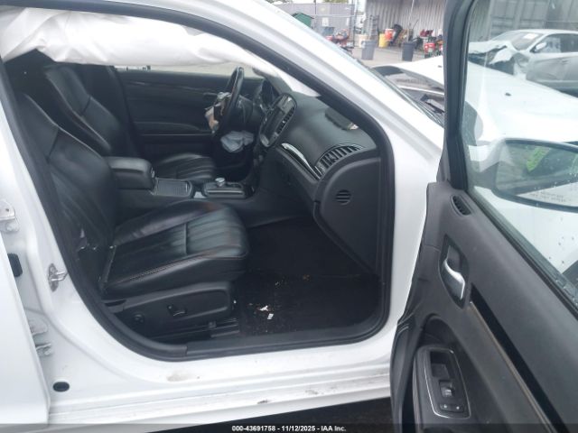 2016 CHRYSLER 300 2C3CCABG6GH313407 Photo 4