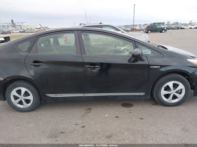 Toyota Prius Three 2014 JTDKN3DU0E0364256 Image 13