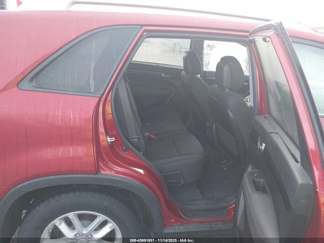 5XYKT3A63EG479598 KIA SORENTO LX