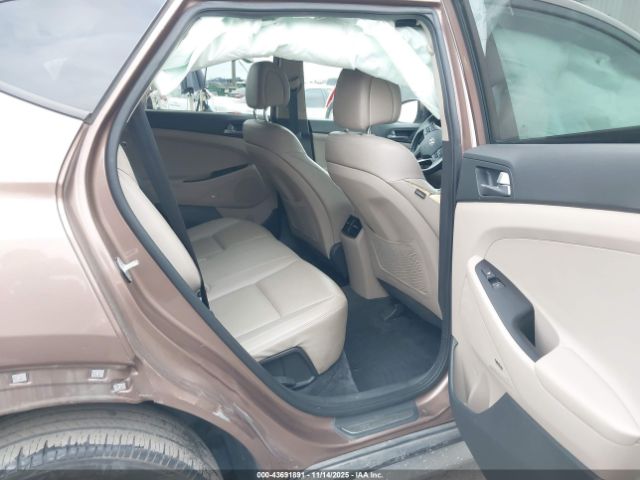 2017 HYUNDAI TUCSON KM8J33A24HU328289 Photo 7