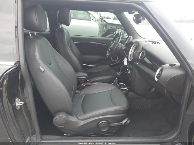 2012 MINI COOPER CLUBMAN WMWZF3C51CT189434 Photo 4