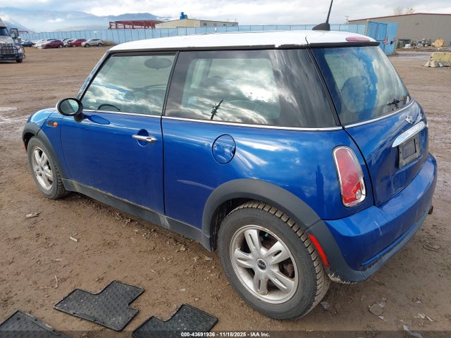 2006 MINI COOPER WMWRC33586TJ79545 Photo 2